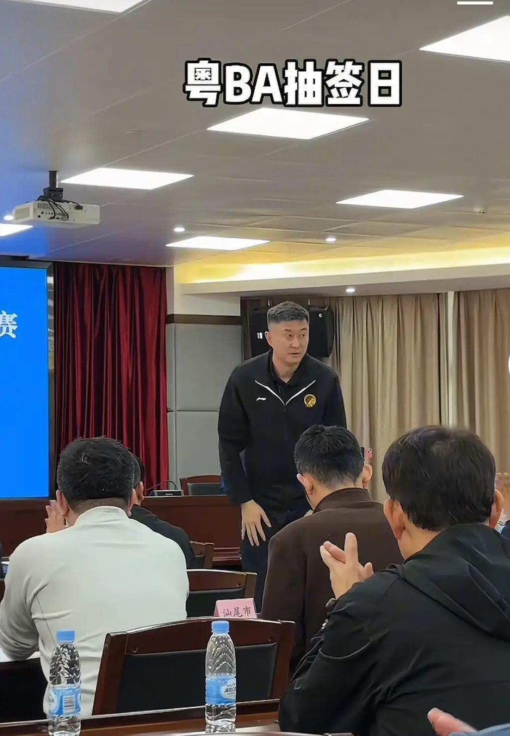 华体会体育-杜锋官宣新职位！正式回应下课传闻，陈老板力挺，朱芳雨站队